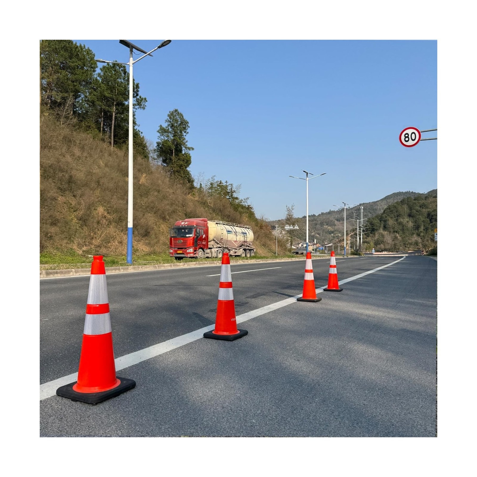 28 Inch Traffic Cones (8 Pack),Heavy-Duty PVC Construction Cones with Weighte…