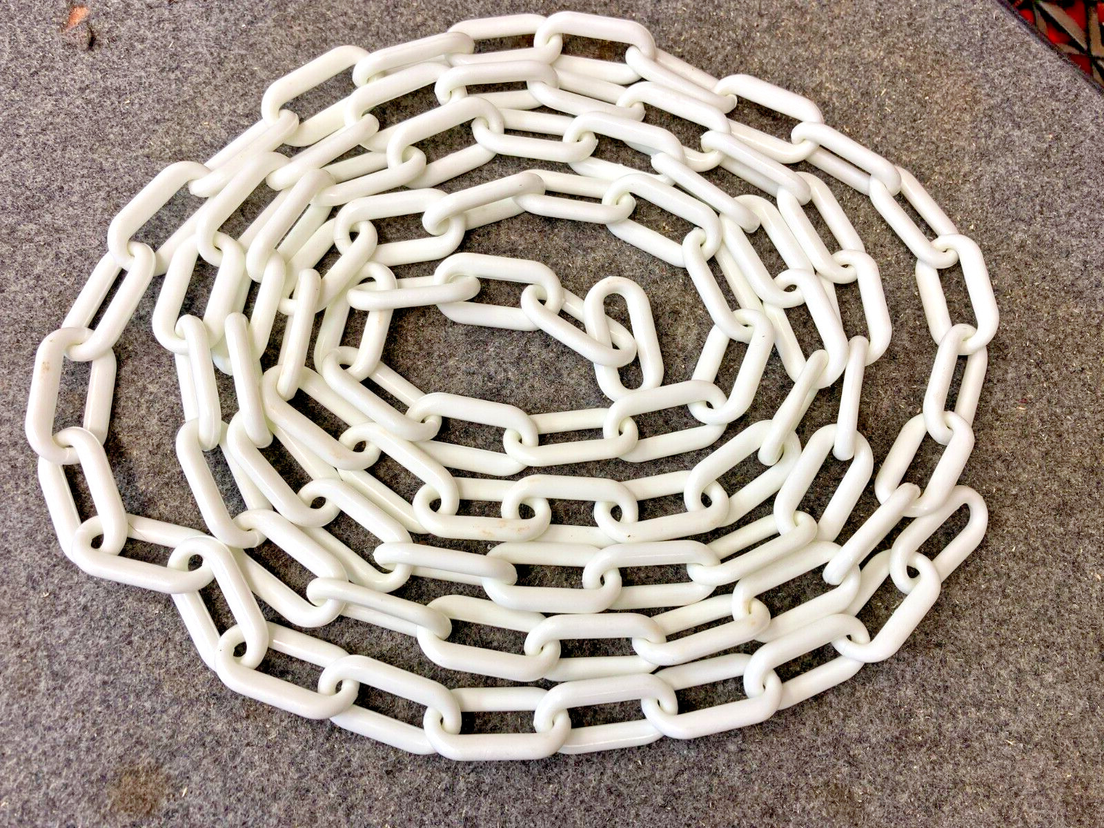 10 Feet Long Plastic Safety Chain ~ 1-3/4″ Links ~ Pre-Owned