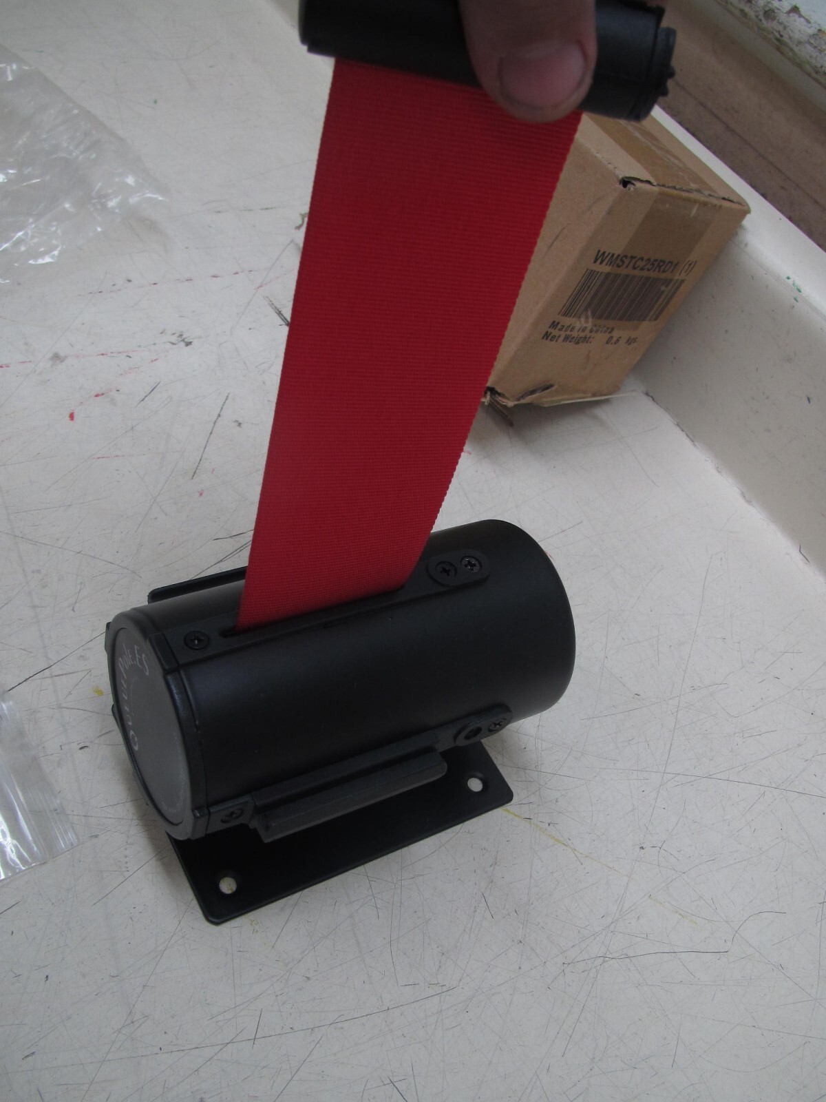 NEW Queue Pole .ES Wall Mounted Retractable 8’ Stanchion Belt Red FREE SHIPPING
