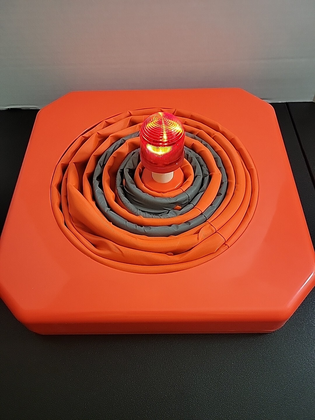 CORTINA – COLLAPSIBLE TRAFFIC CONE W/ LED LIGHT & BATTERIES – 03-500-80