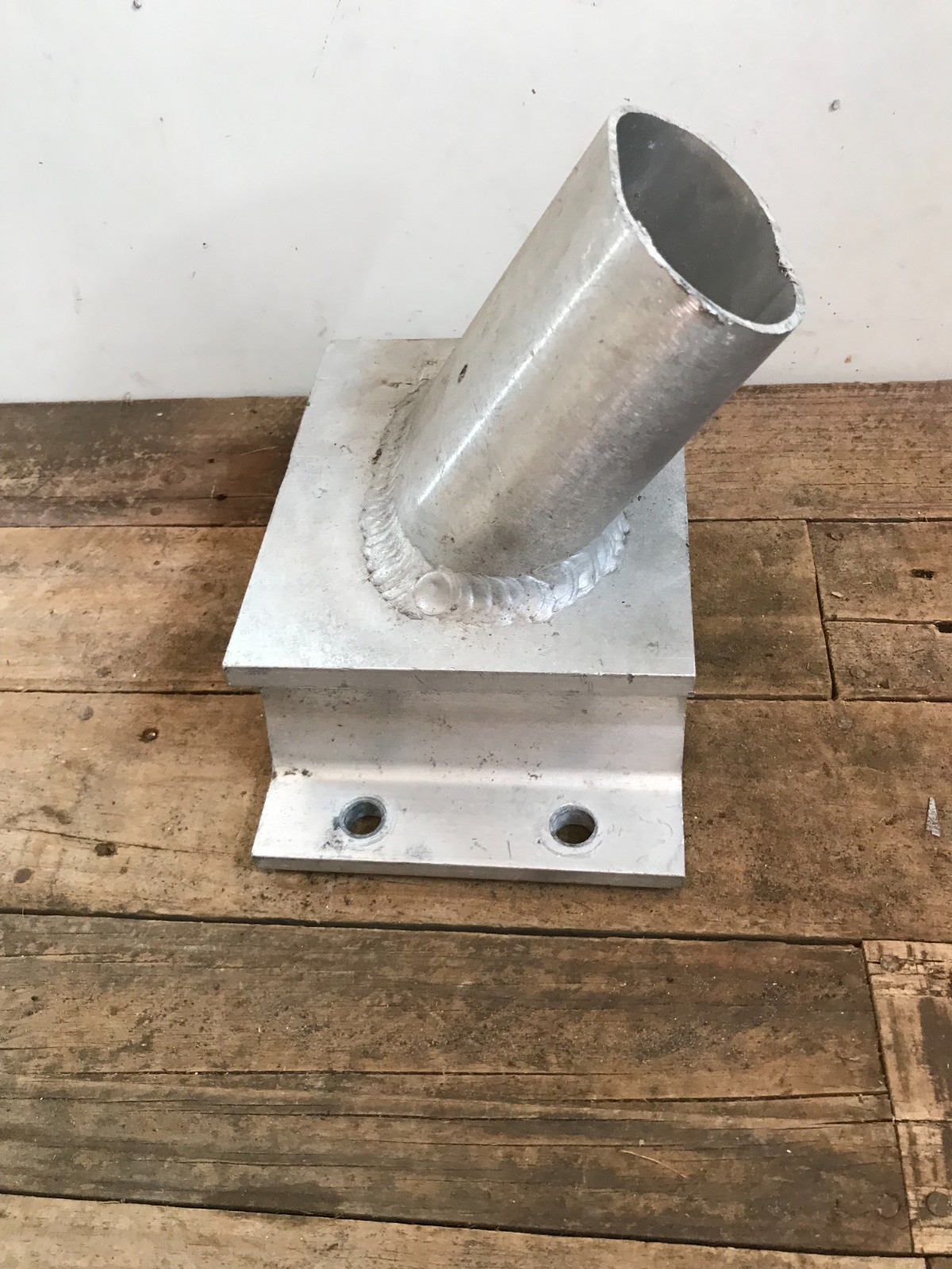 Large Aluminum Stanchion Base 60 degrees FL’ 9 3/4″ x 6″ x 8″ Oval 5 lb.