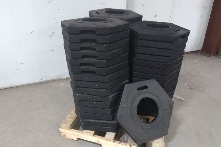 Cortina Safety Products 03-751-16 45 Pk 16 Lb Recycled Rubber Base