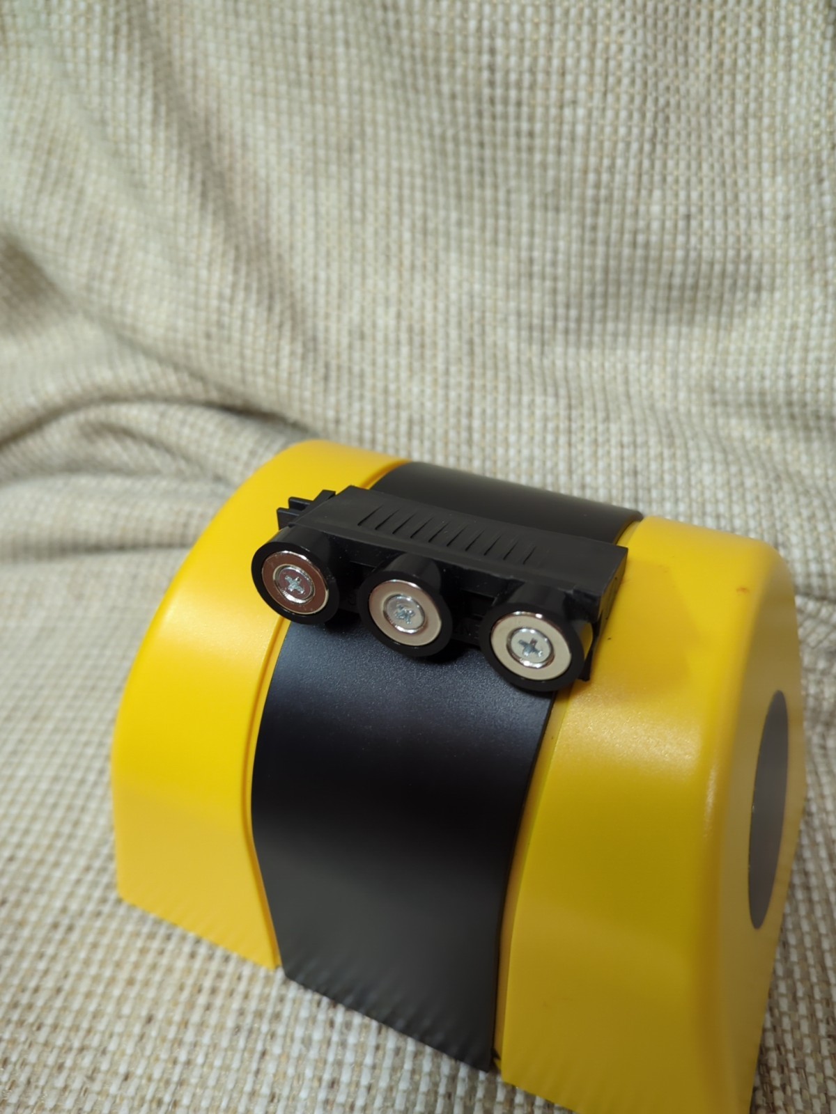 4pk CCW Series WMB-230 Magnetic Wall Mount Retractable Belt Barrier. READ!!!
