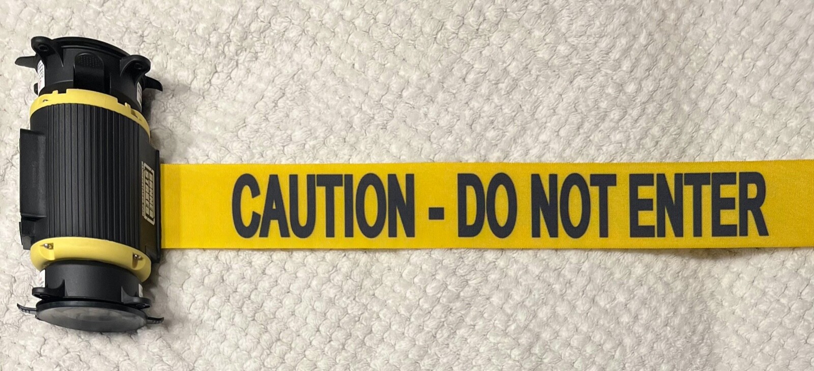 15″ Banner Stakes PLUS Wall Mount Mgntic Belt Barrier, CAUTION DO NOT ENTER