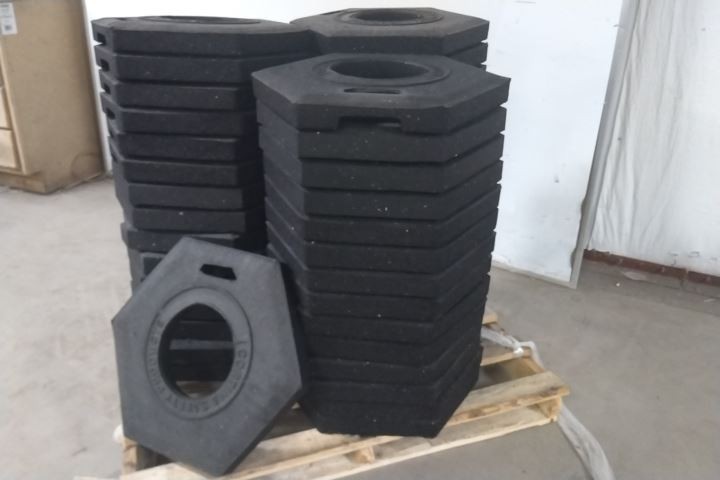 Cortina Safety Products 03-751-16 45 Pk 16 Lb Recycled Rubber Base