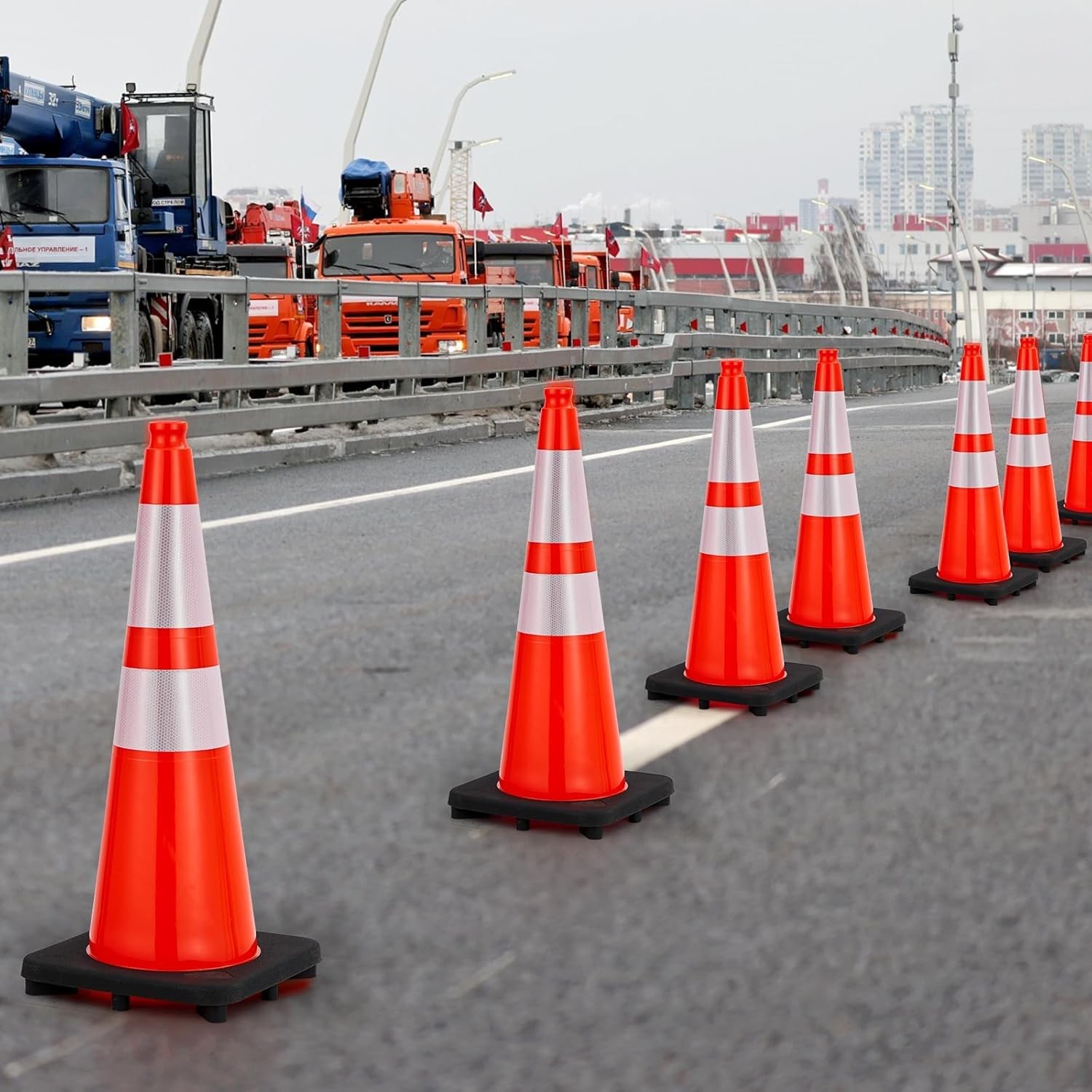 28 Inch Safety Cones Traffic Cones PVC Safety Cones with 2 Reflective Collars