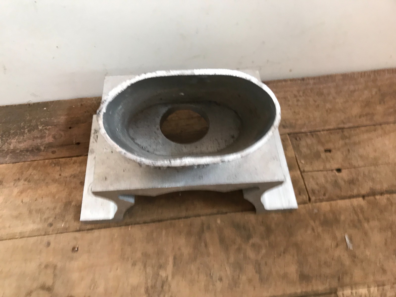 Large Aluminum Stanchion Base 60 degrees FL’ 9 3/4″ x 6″ x 8″ Oval 5 lb.