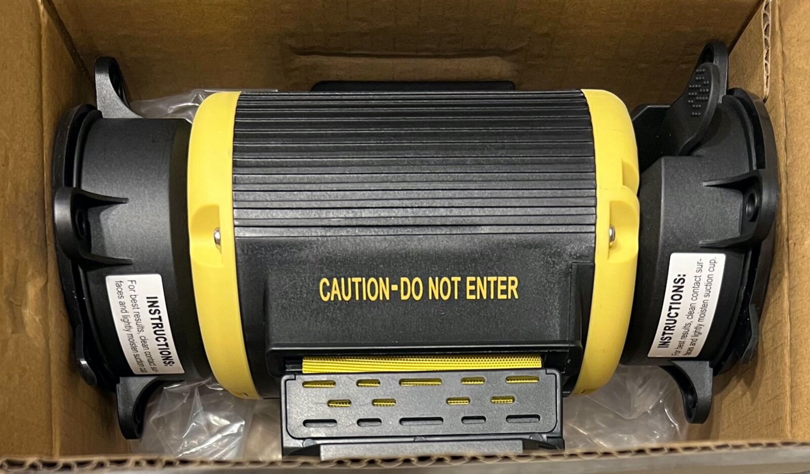 15″ Banner Stakes PLUS Wall Mount Mgntic Belt Barrier, CAUTION DO NOT ENTER
