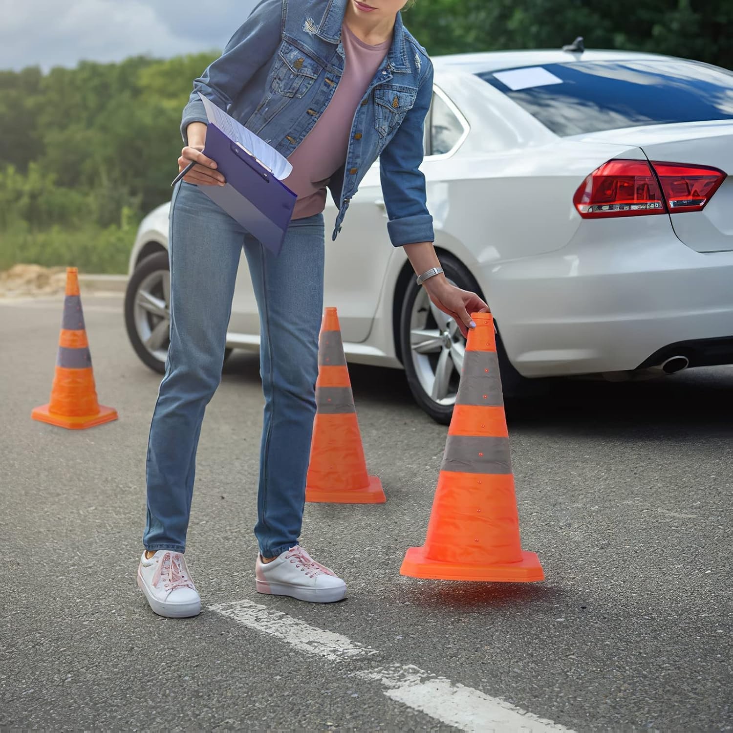 4 Pack 28 inch Collapsible Traffic Cones with LED Light, Safety Cones with Refle