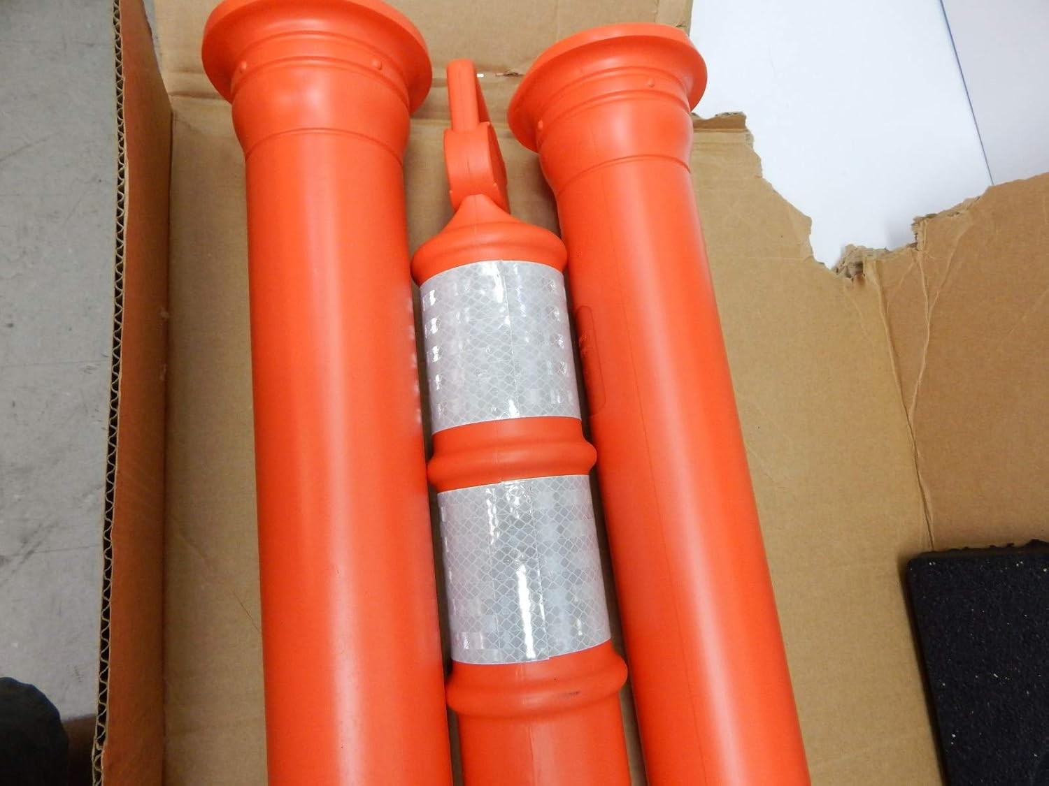 Cortina EZ Grab Delineator 45 Inch Post 3 Pack Orange