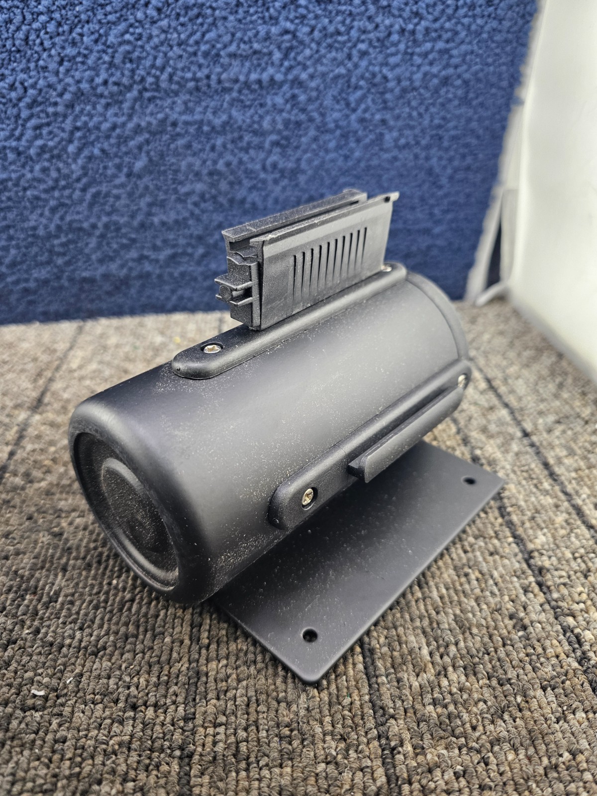 CROWD CONTROL CCW-MWM100-BK-BK-F-S-130: Wall Mount Retractable Belt Barrier