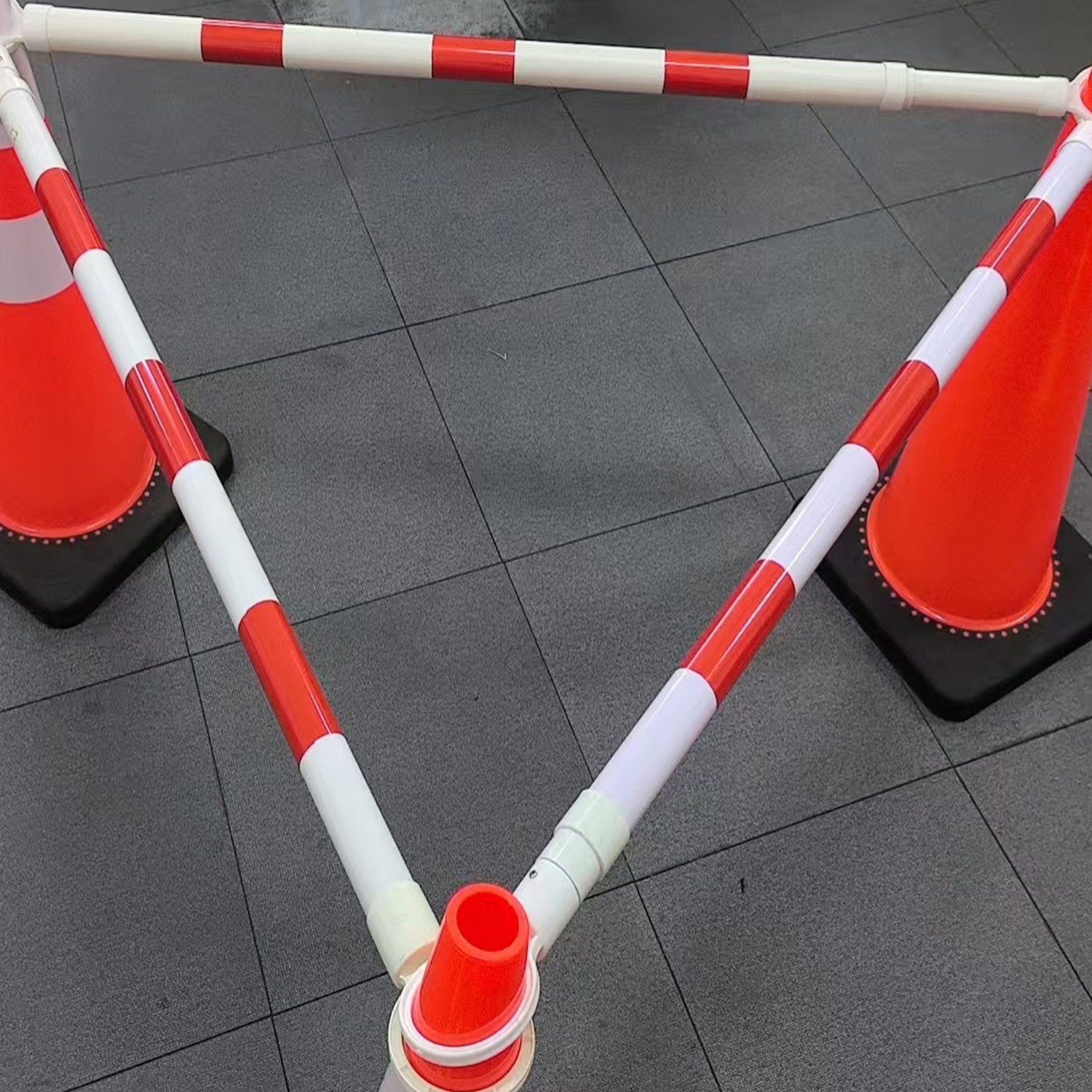 25 Retractable Cone Barrier Bars Adjustable High-Visibility Traffic Barricades