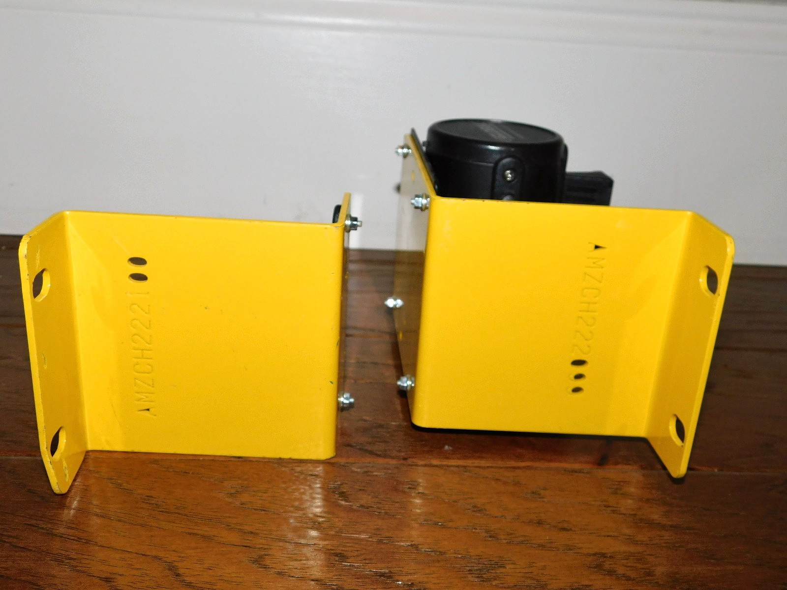 Global Industrial Retractable Belt Barrier Wall Mount Yellow Steel 7.5′