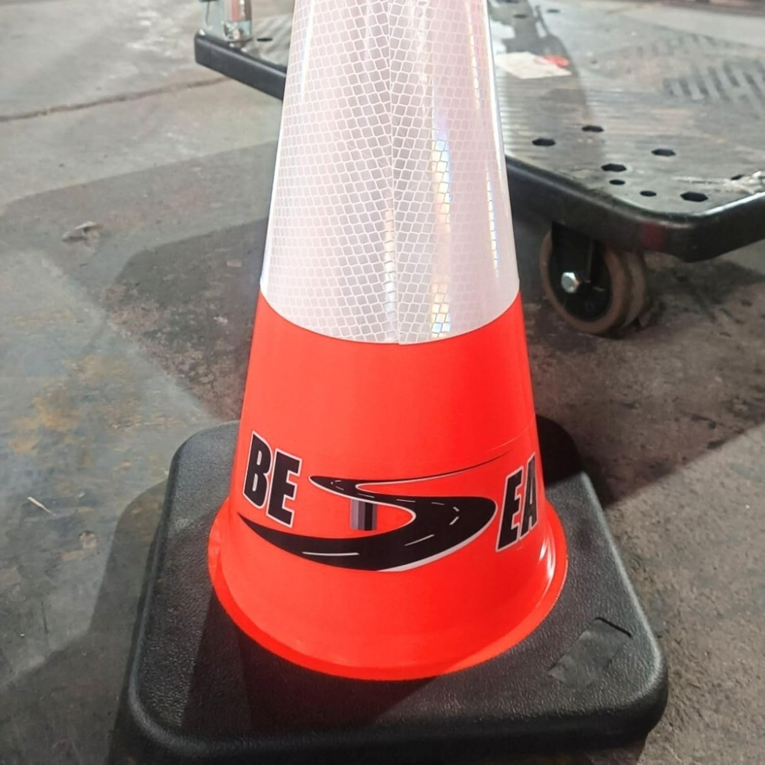 28” inch Heavy Duty Traffic Safety Cones Orange Road Parking 6 Pack