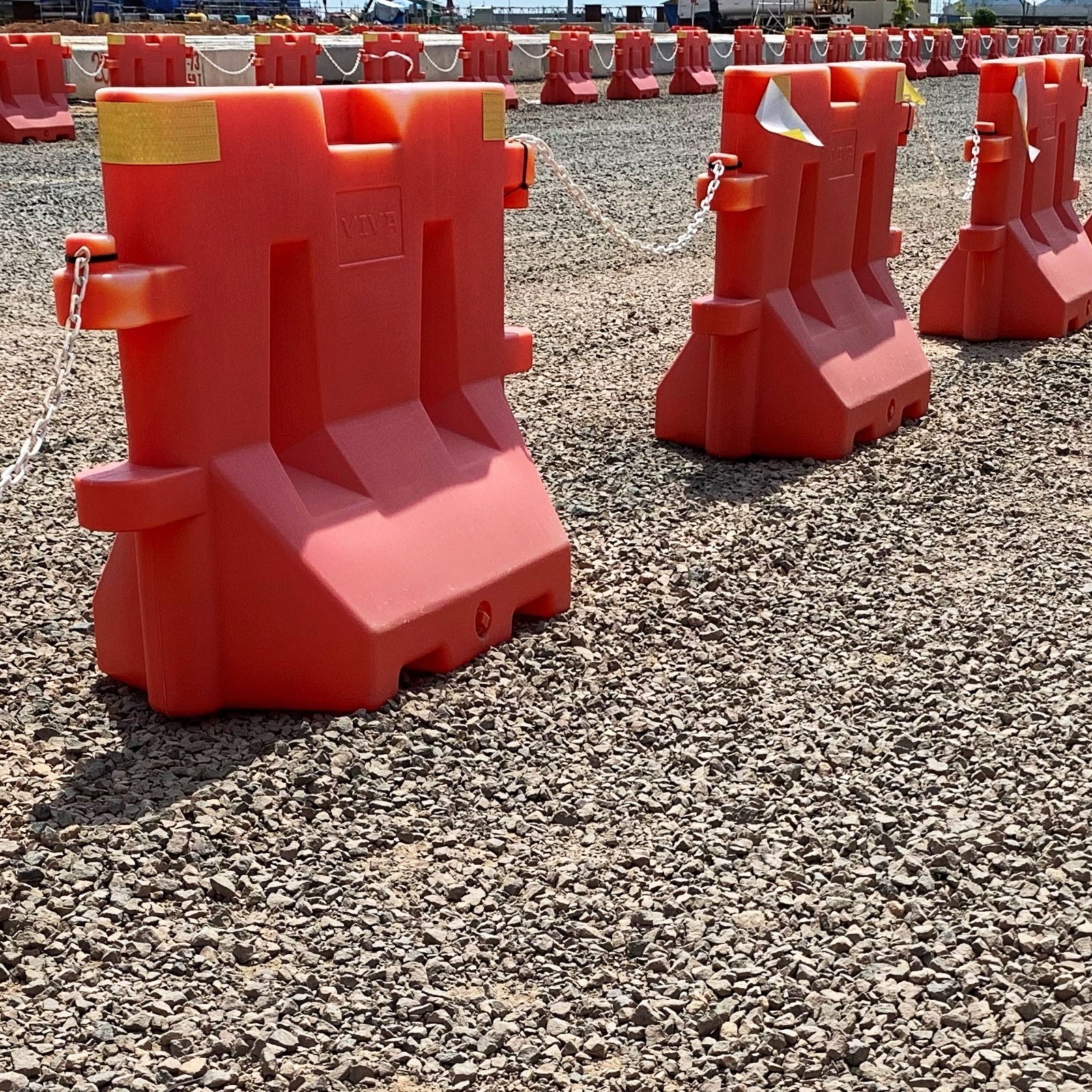 Plastic Chain Barrier (White, 10 Feet, 0.3″ Dia)