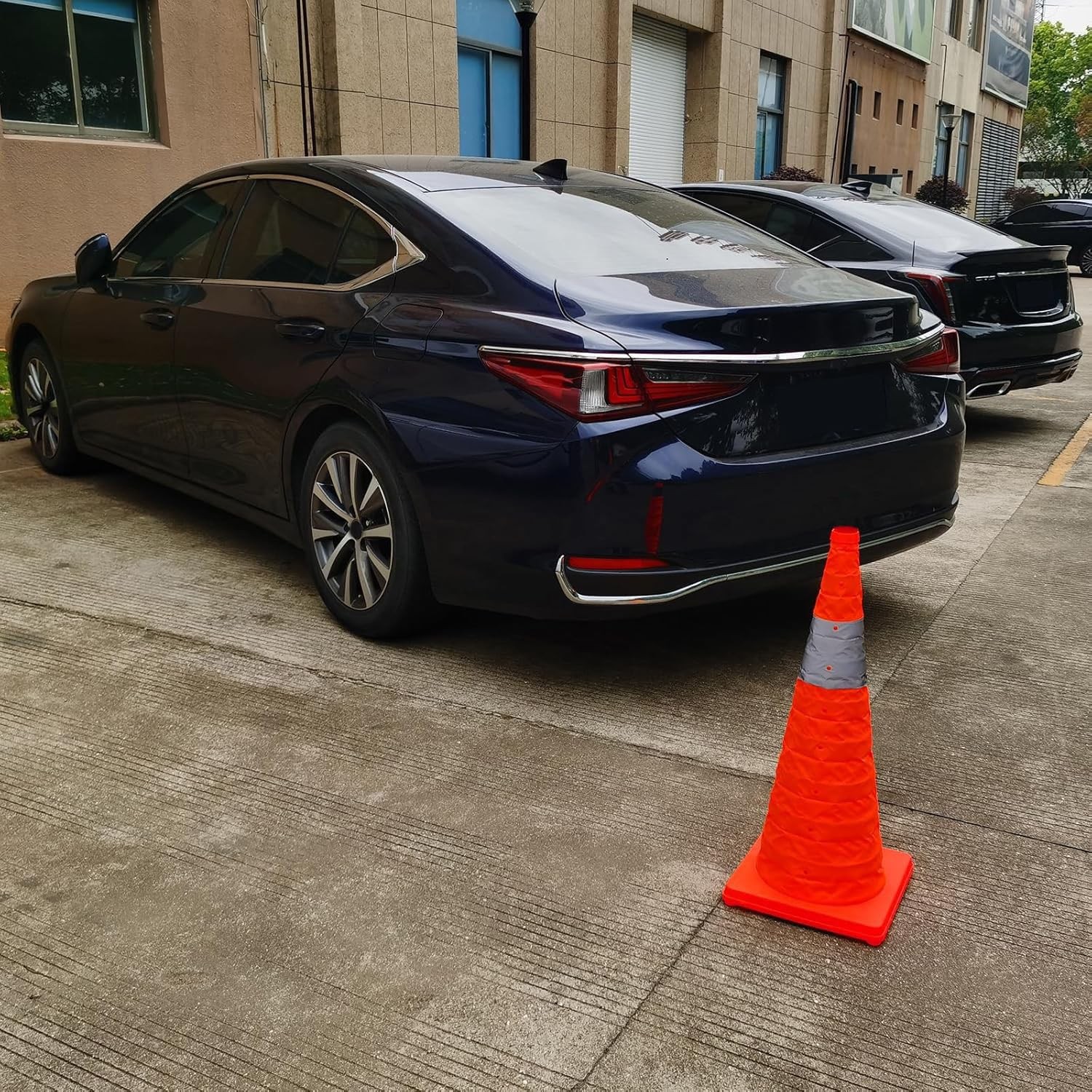 28 Collapsible Traffic Cone LED Light Pop Up Reflective Safety Cone Portable