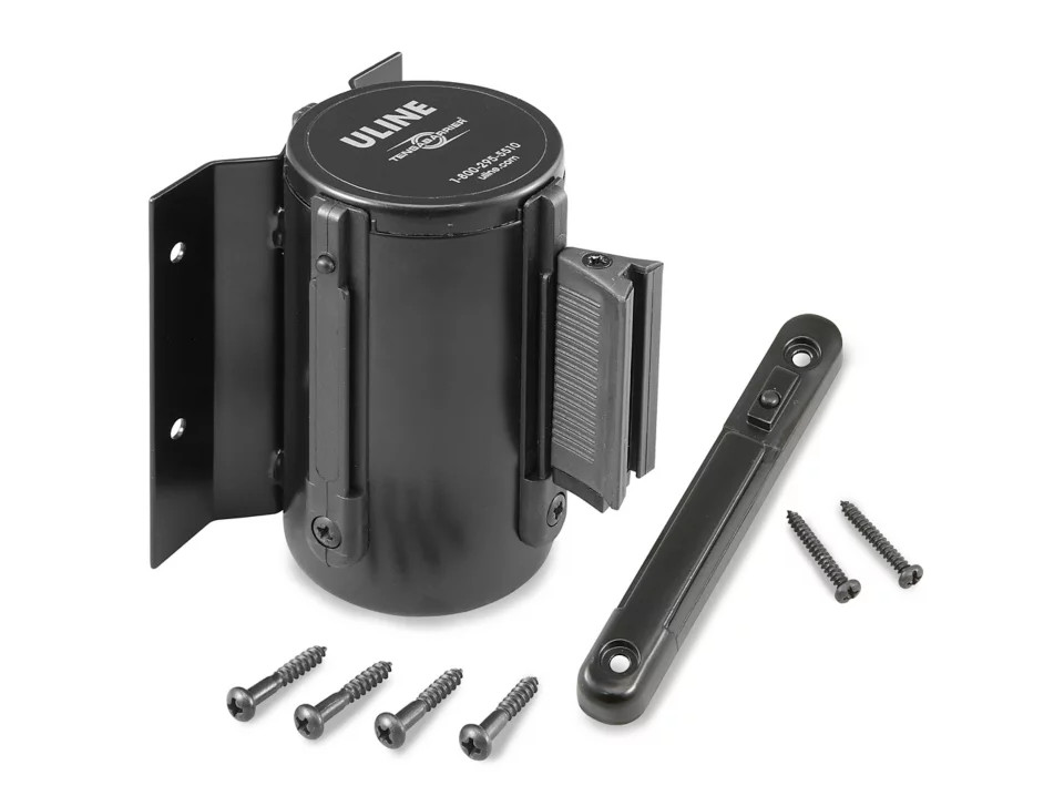 Crowd Control with Retractable Belt – Wall Mount, Black/Yellow, 7 1⁄2′ with Case