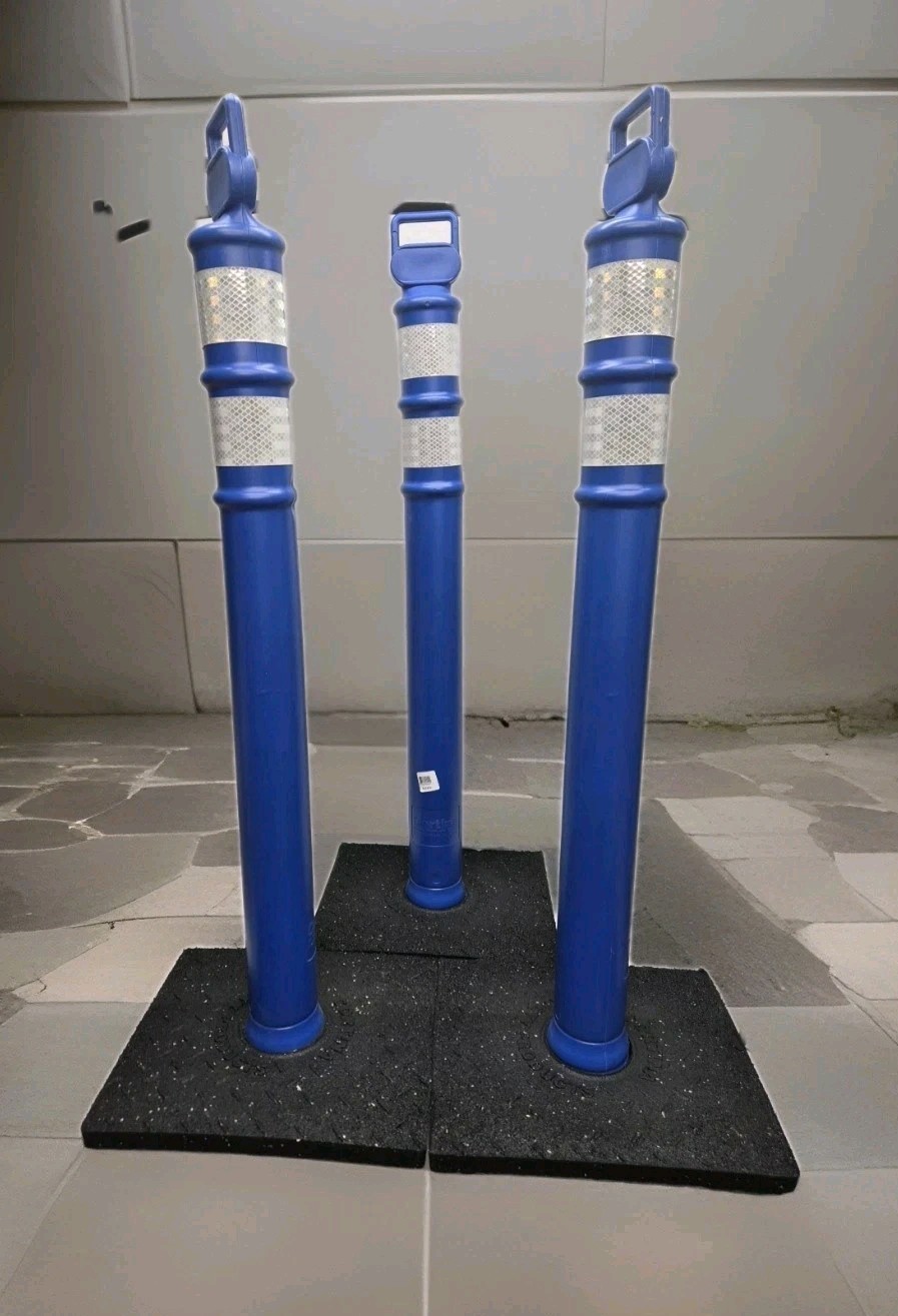 Delineator Post With Base, Polyethylene, High-Intensity Prismatic, 48″ Set Of 3